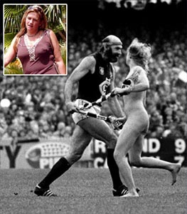 Helen D'Amico streaking at the 1982 AFL grand final